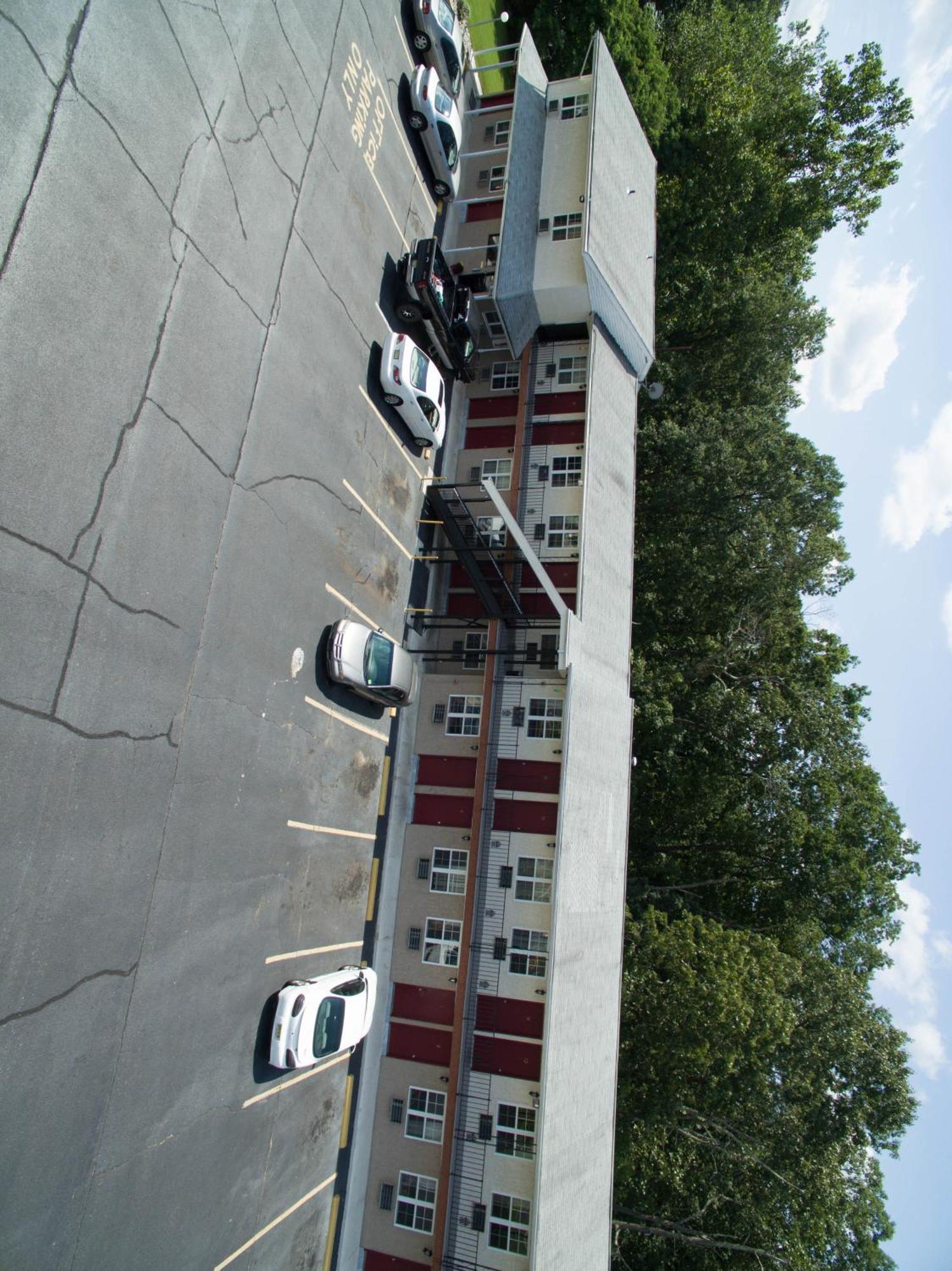 Red Carpet Inn Berlin Extérieur photo